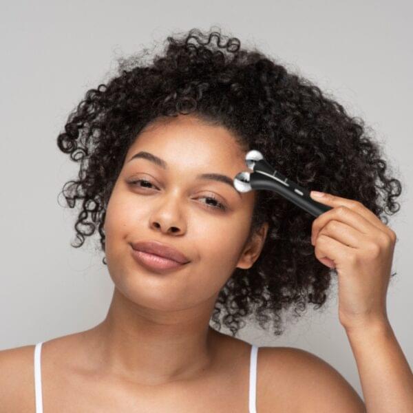 Mojia Charis microcurrent, ideal for lips and brows